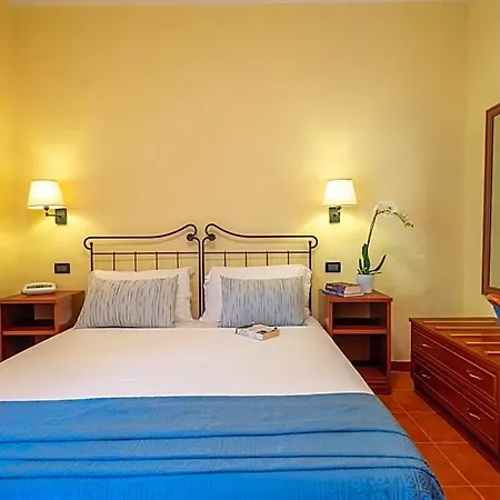 Mira Hotel 3*